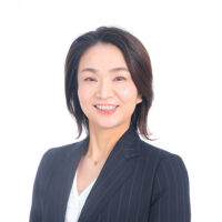 中山 史子 氏